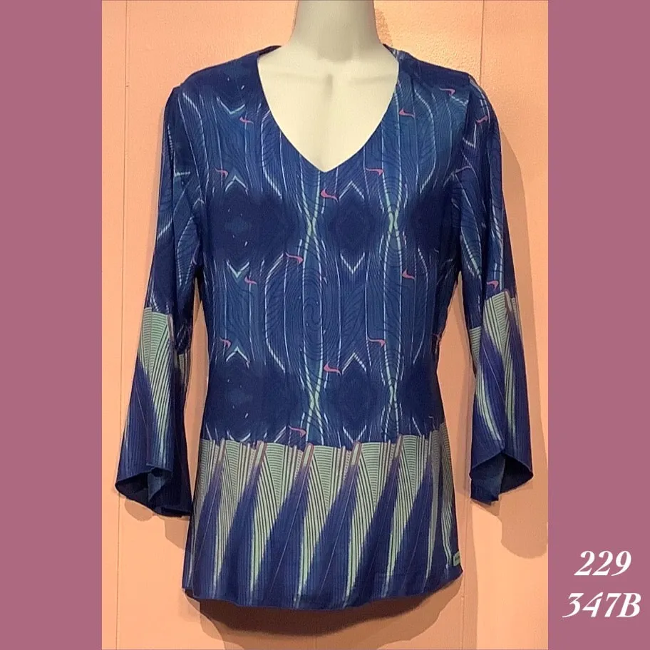 229 - 347B , V neck tunic top with 3/4 sleeve