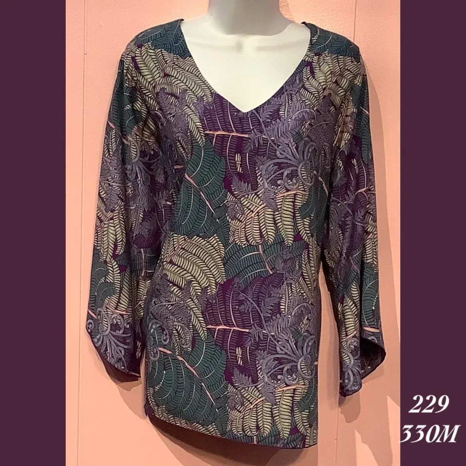 229X - 330M , V neck tunic top with 3/4 sleeve plus size