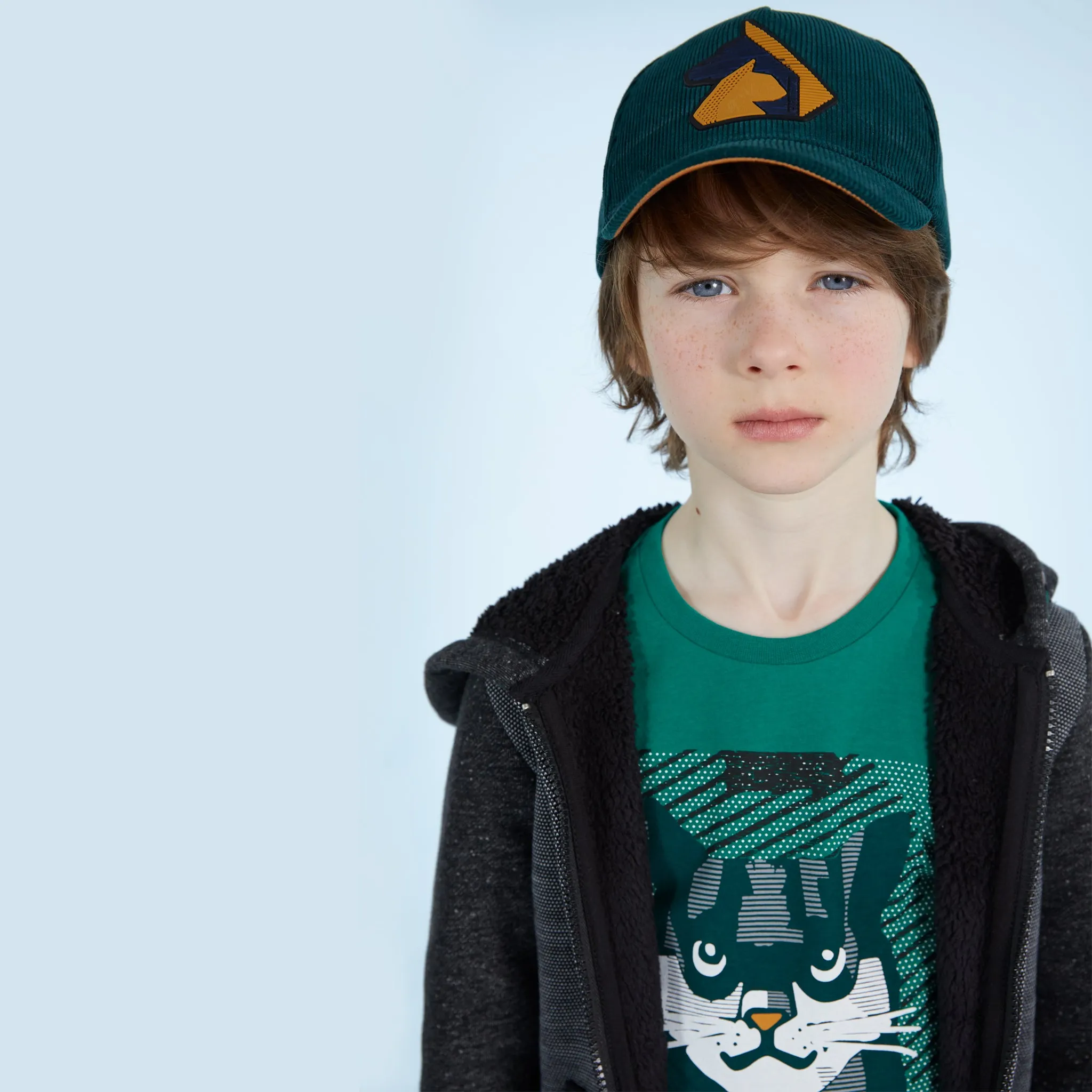 Boys' green velvet graphic hat