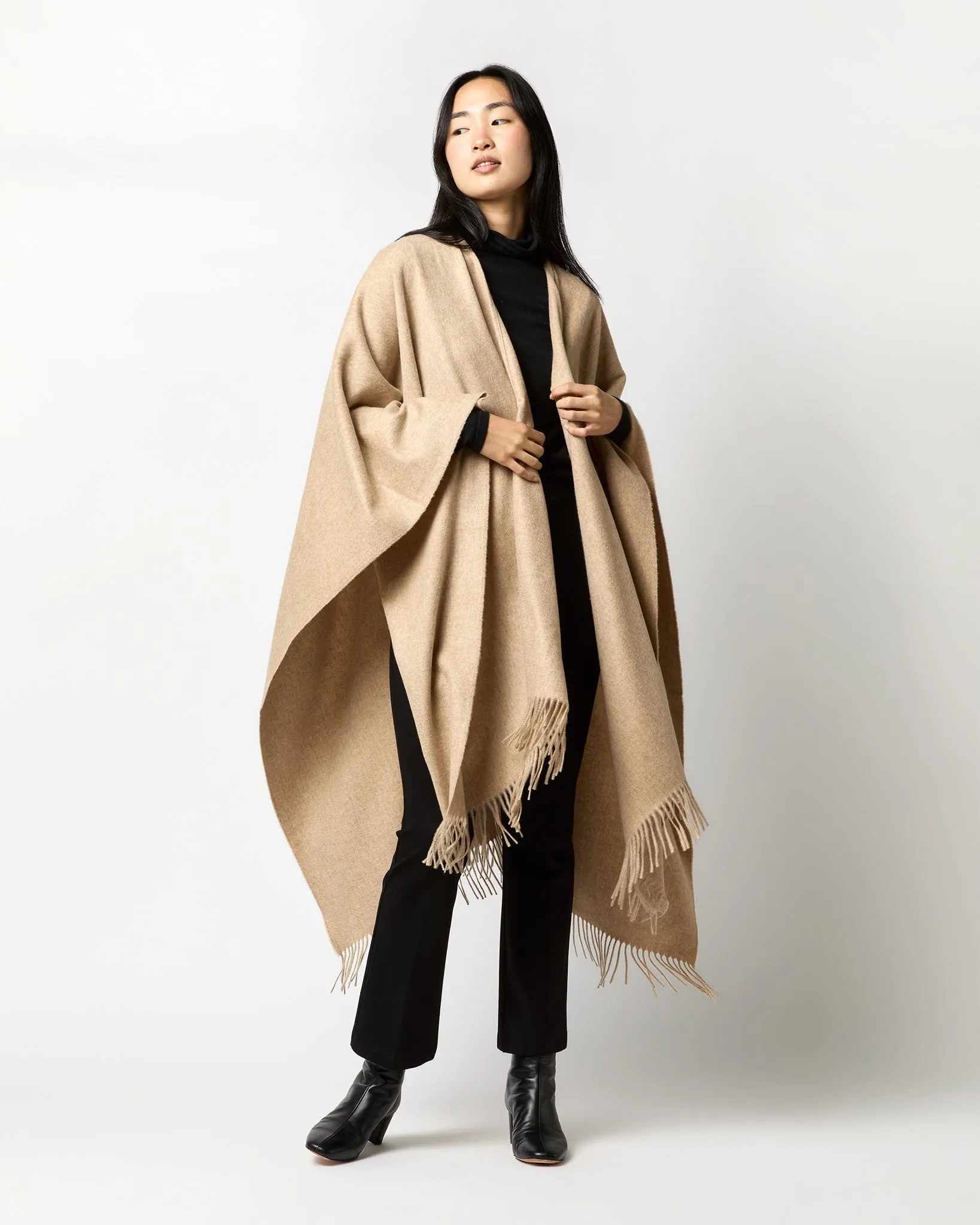 Cashmere Cape in Oatmeal