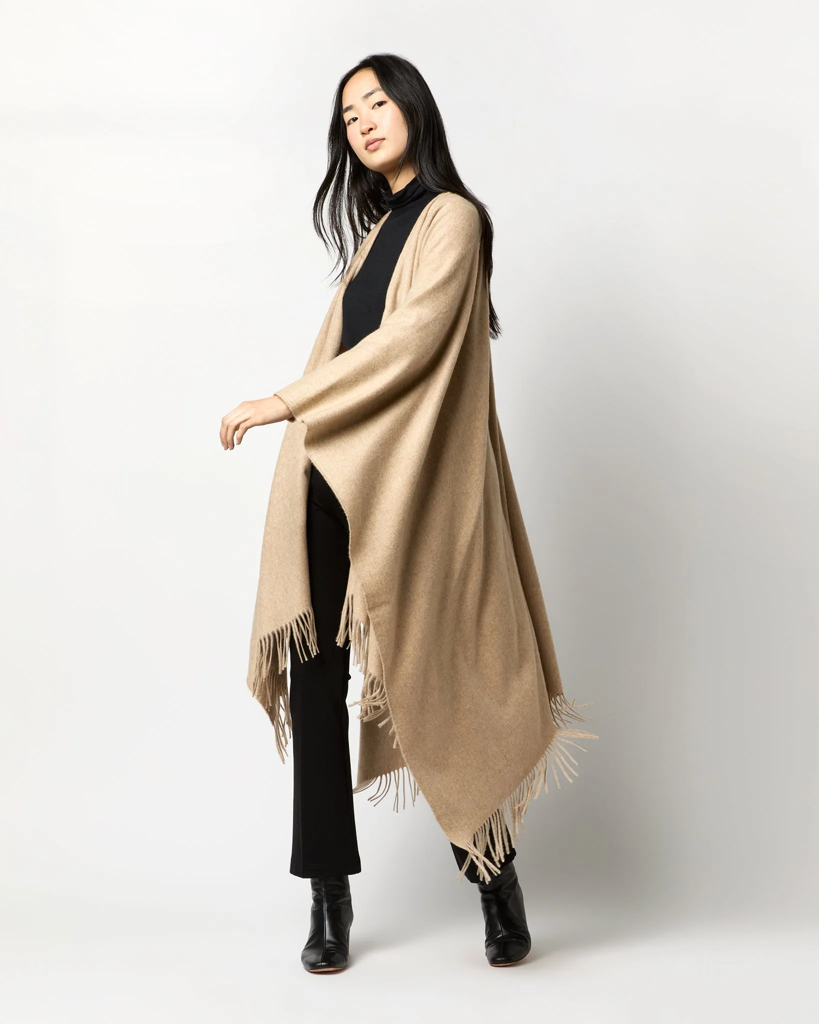 Cashmere Cape in Oatmeal