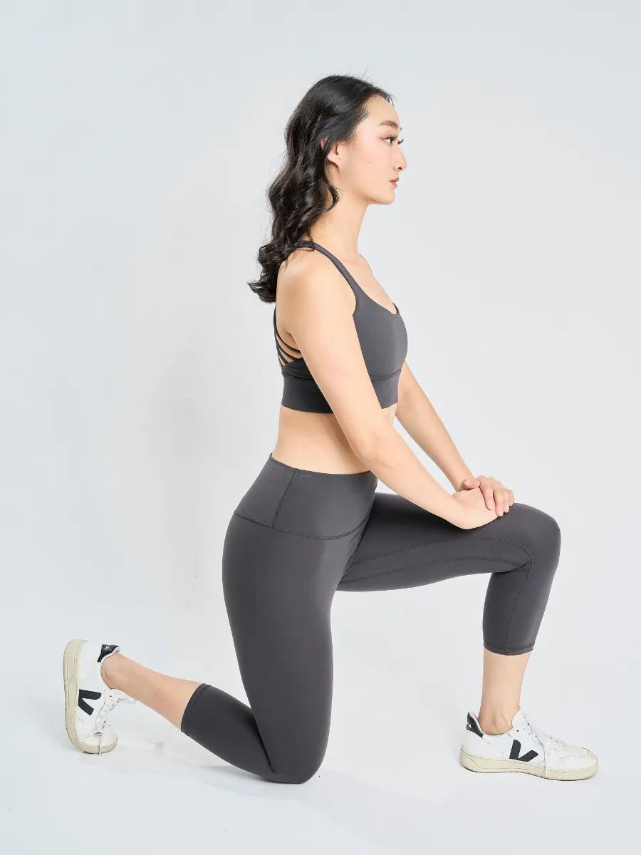 Easy Stretch Crop 21” *Seamless Leggings in Coal Gray