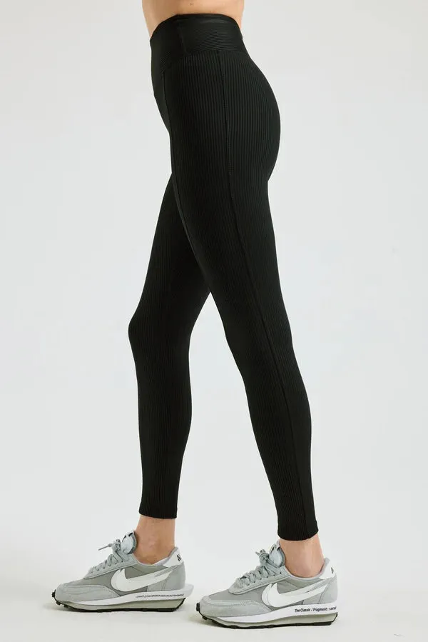 Ribbed Pocket Legging